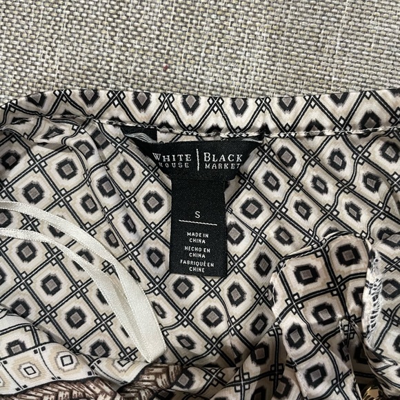 Patterned Chic Top - Picture 3 of 3